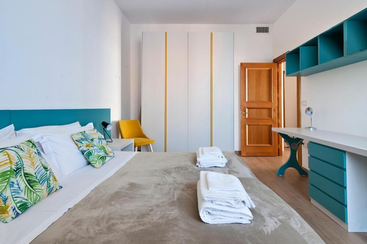 Residence De Franchis - Smart Apartments Lecce Buitenkant foto