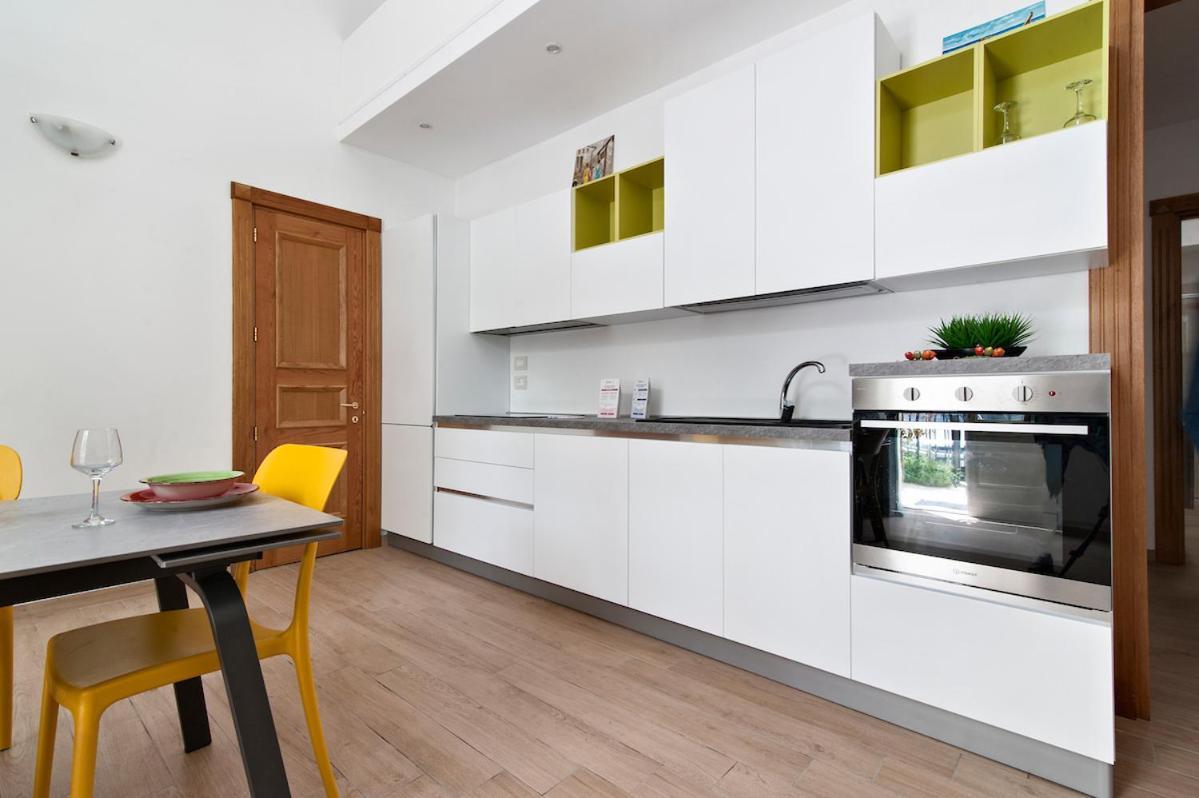 Residence De Franchis - Smart Apartments Lecce Buitenkant foto