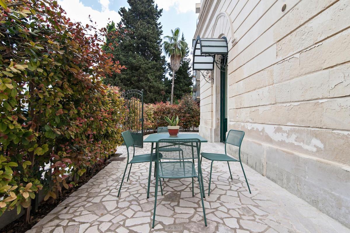 Residence De Franchis - Smart Apartments Lecce Buitenkant foto