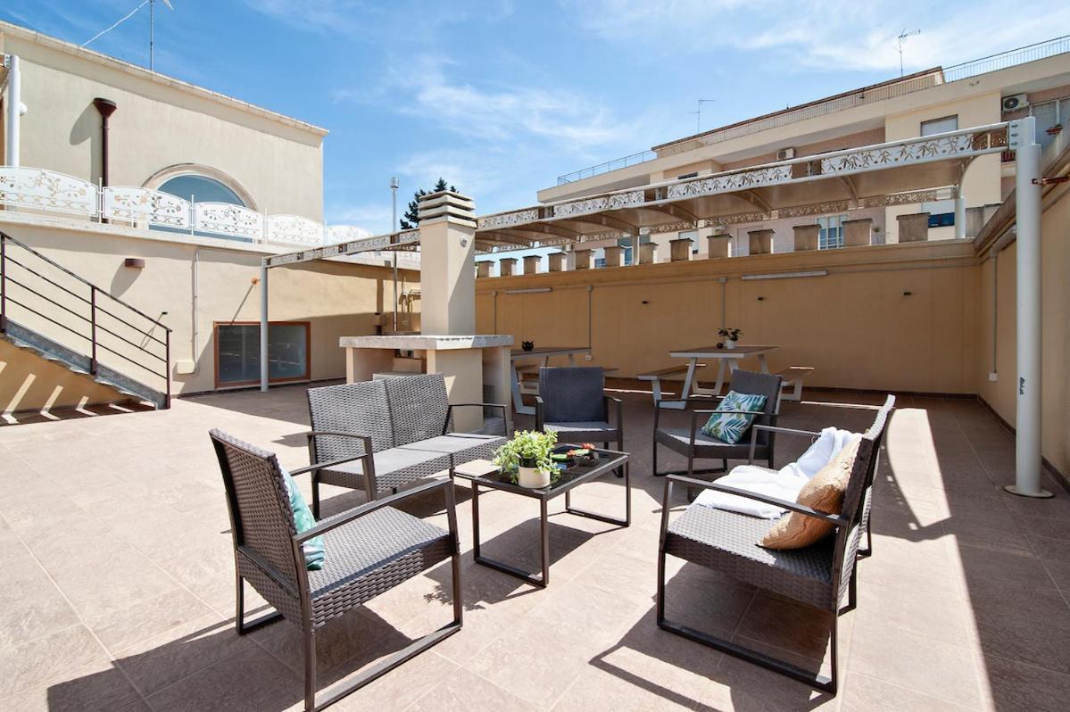 Residence De Franchis - Smart Apartments Lecce Buitenkant foto