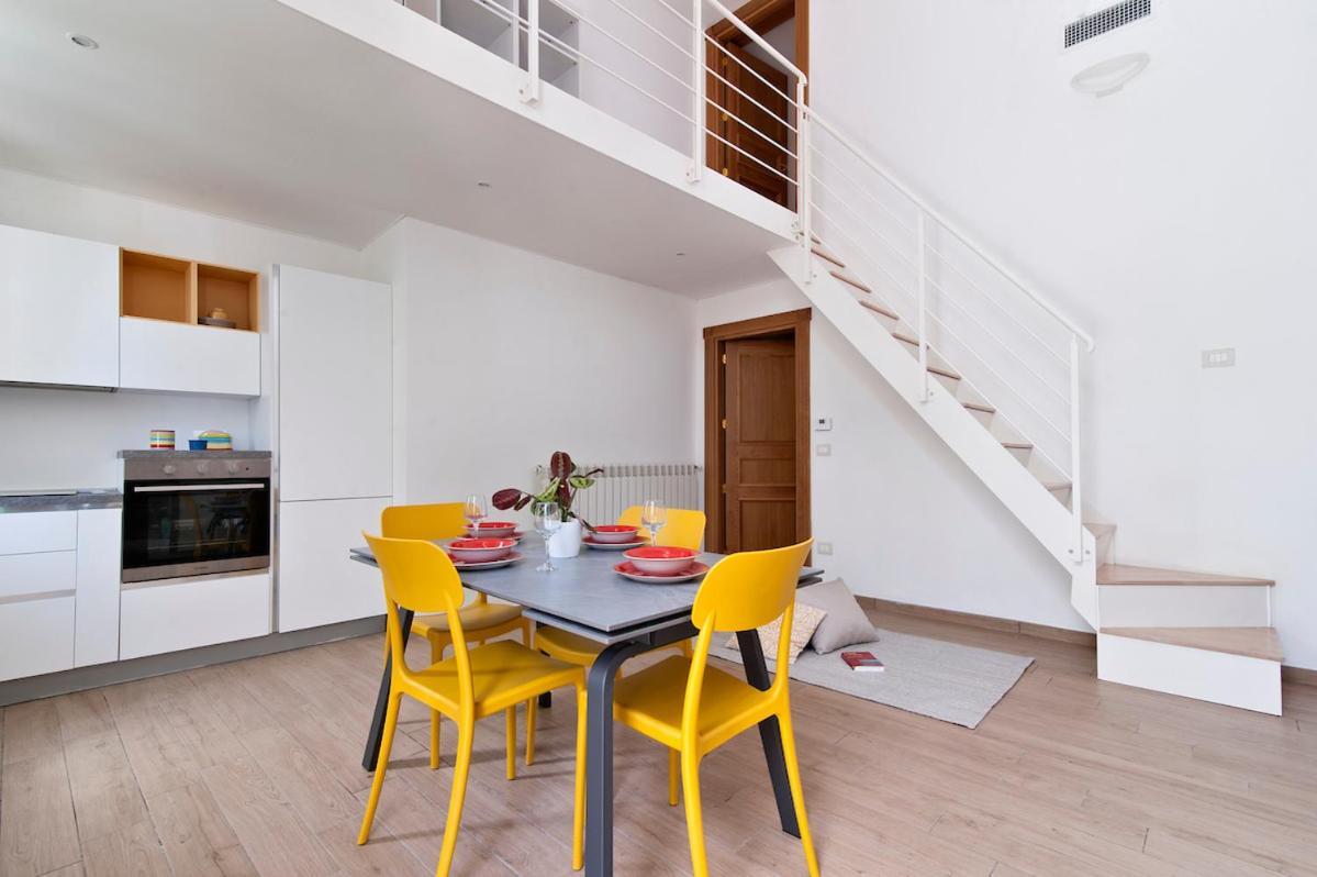 Residence De Franchis - Smart Apartments Lecce Buitenkant foto