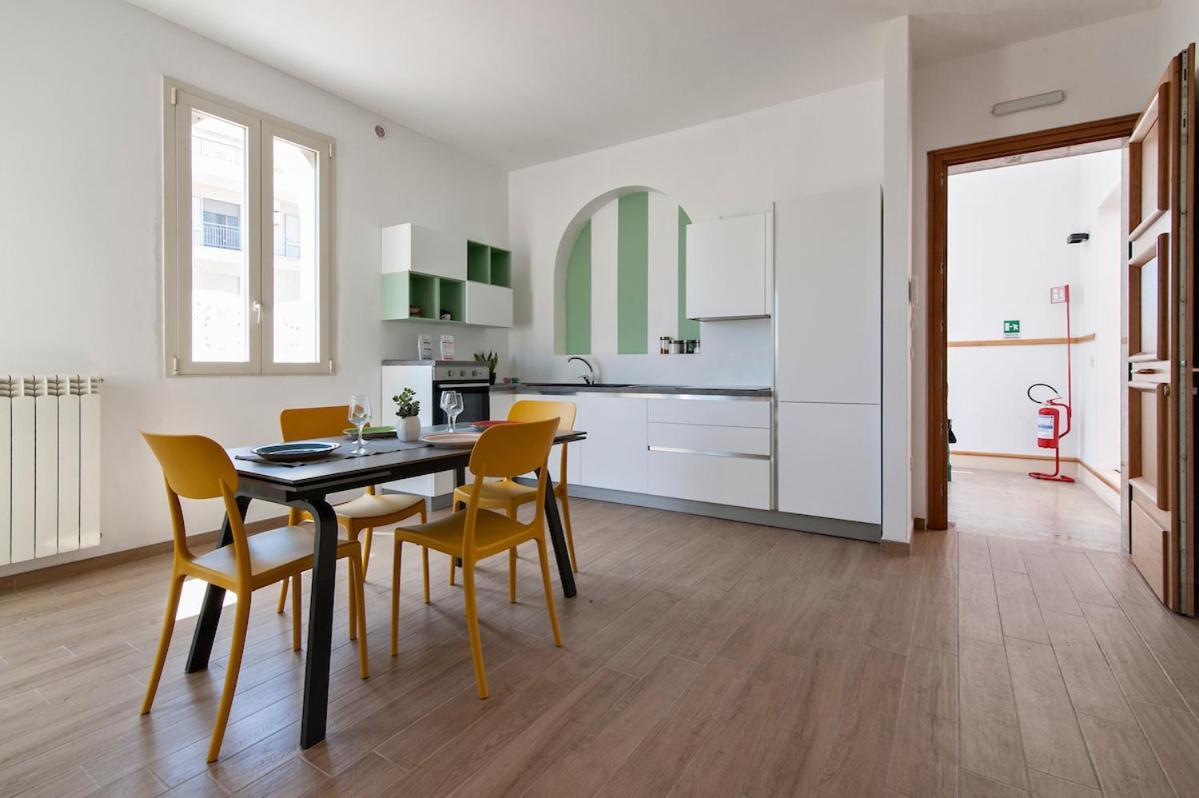 Residence De Franchis - Smart Apartments Lecce Buitenkant foto