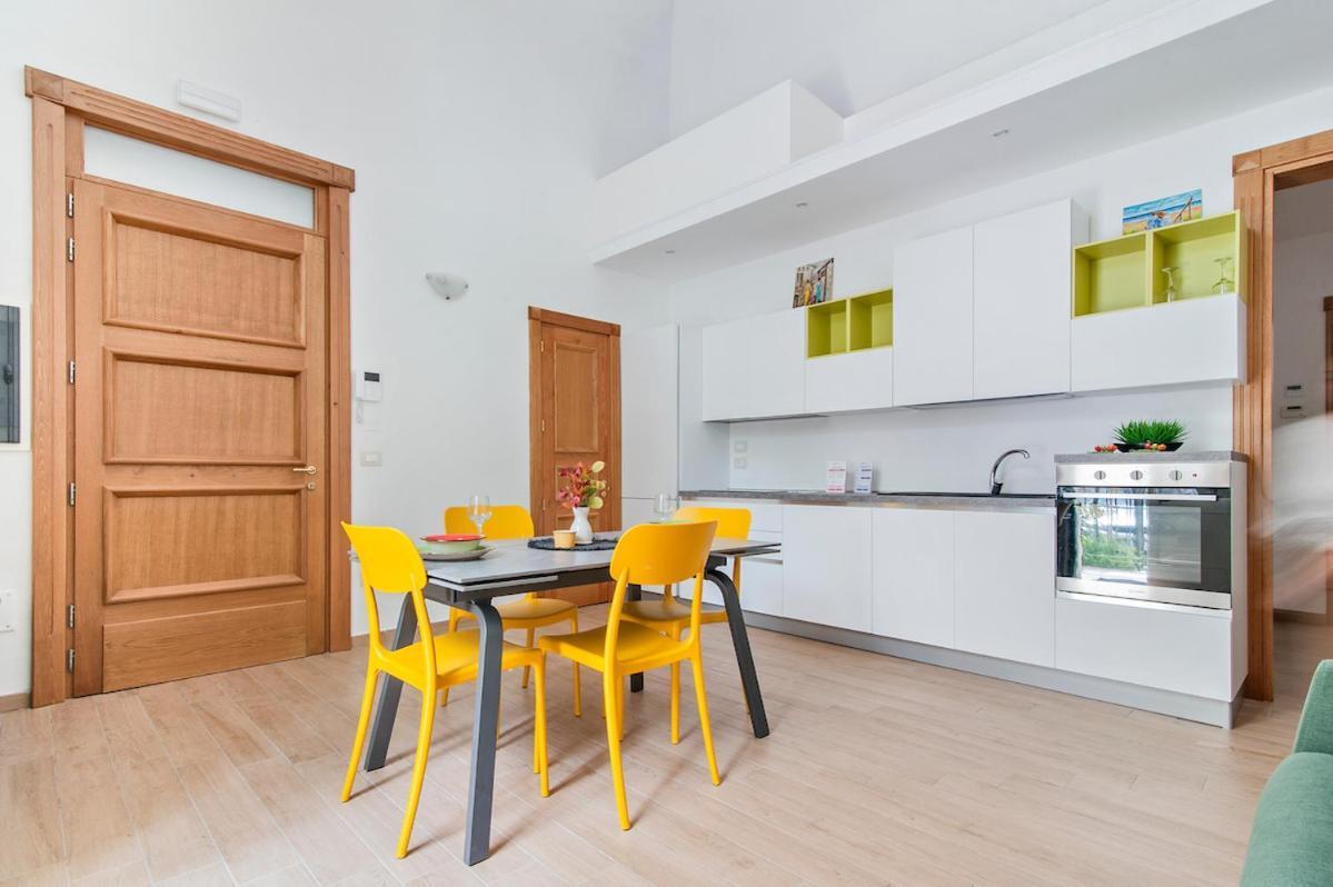 Residence De Franchis - Smart Apartments Lecce Buitenkant foto