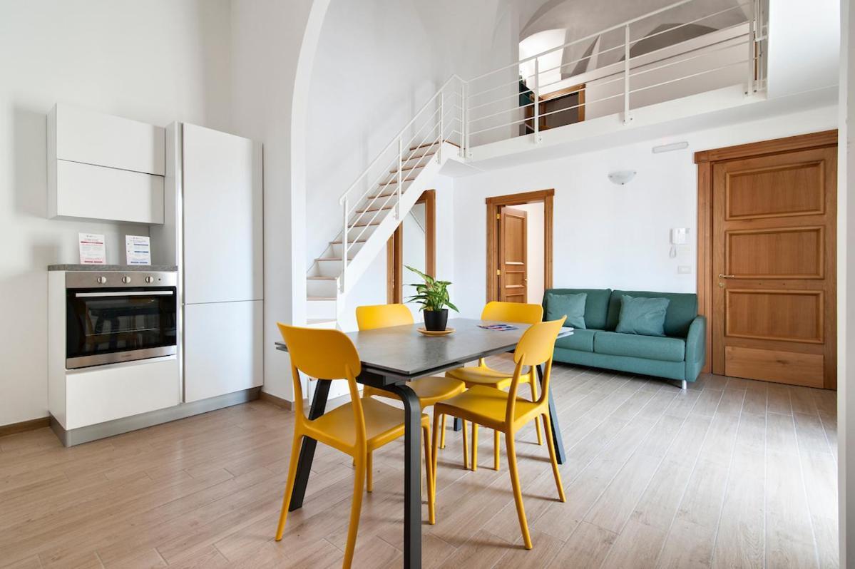 Residence De Franchis - Smart Apartments Lecce Buitenkant foto